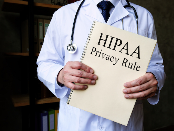 doctor showing hippa privacy rule